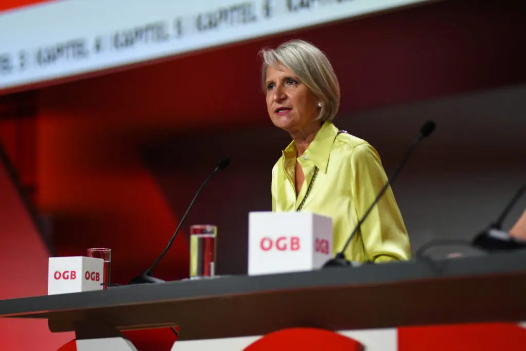 Romana Deckenbacher mit überwältigender Mehrheit zur ÖGB-Vizepräsidentin gewählt!