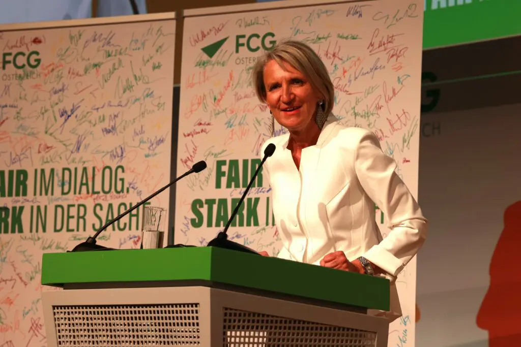 FCG-Bundestag: Romana Deckenbacher mit überwältigender Mehrheit zur FCG-Bundesvorsitzenden gewählt!