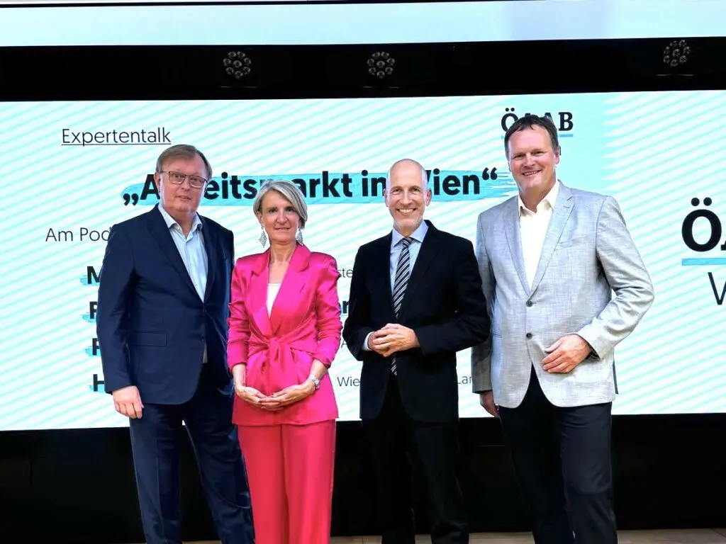 FCG-Bundesvorsitzende Romana Deckenbacher beim Expertentalk „Arbeitsmarkt in Wien“