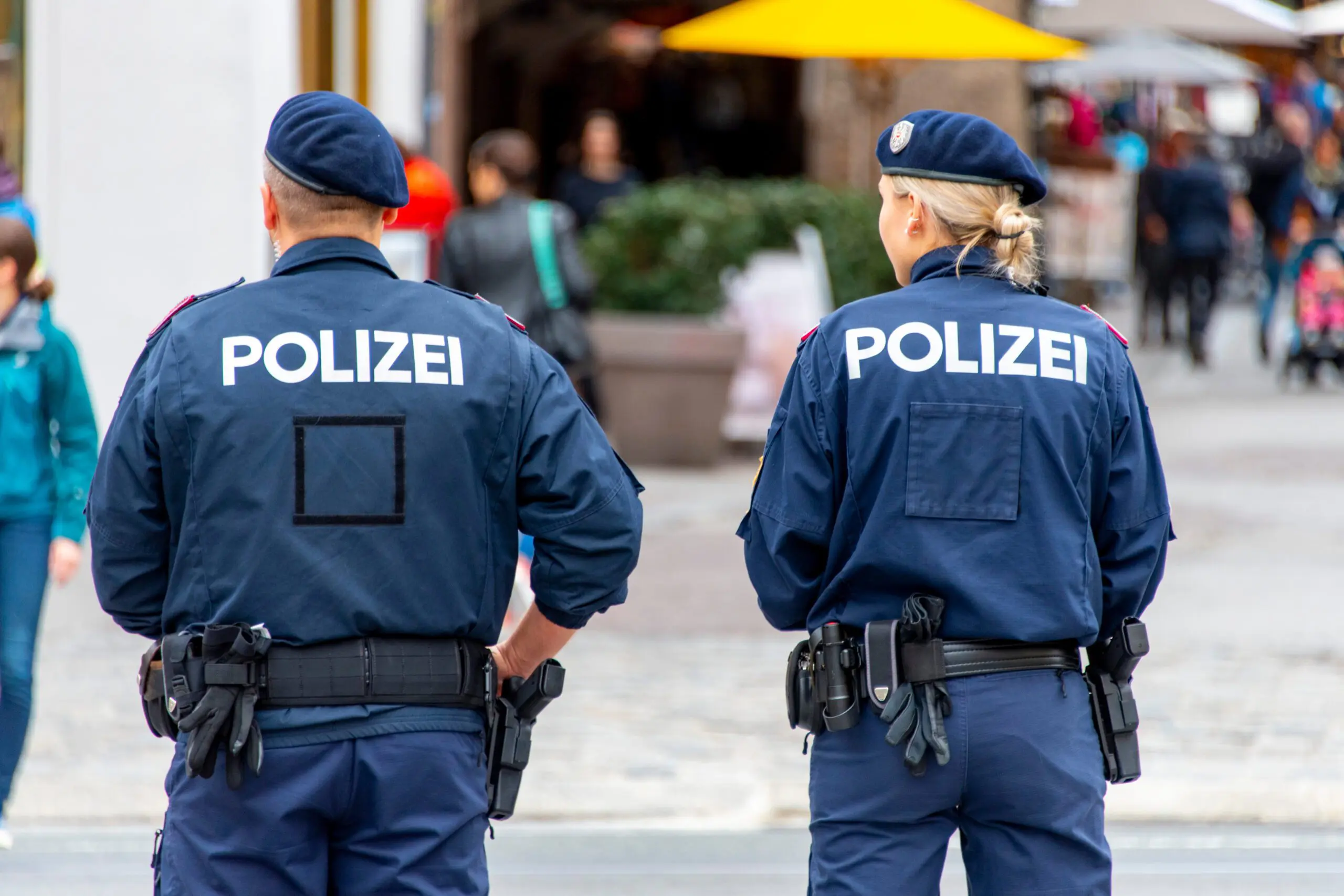 FCG-Bundesvorsitzende Deckenbacher gratuliert Johann König zum Wahlerfolg bei der LAK-Wahl in Salzburg